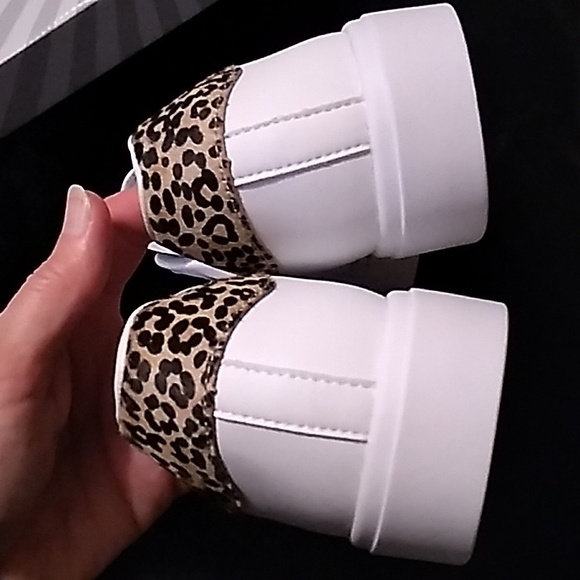 NIB Women's Skechers Court Classics memory foam white with leopard stripe sz 11 - Picture 3 of 10